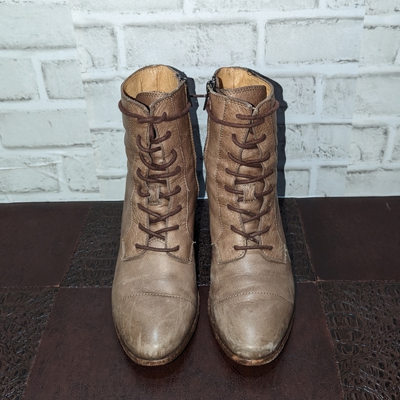 Frye Courtney Tan Brown Antique Style Lace Up Boots size 7 - Picture 11 of 14